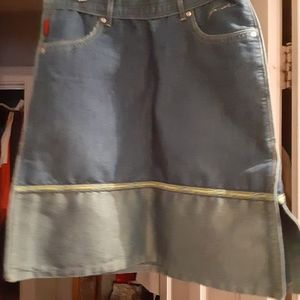 Rare skirt, side slits, detail with brand name